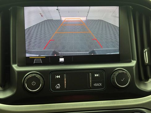 Used 2020 GMC Canyon SLE w/ Trailering Package AWD/4WD image 4