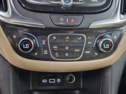 Used 2022 Chevrolet Equinox Premier AWD/4WD image 16