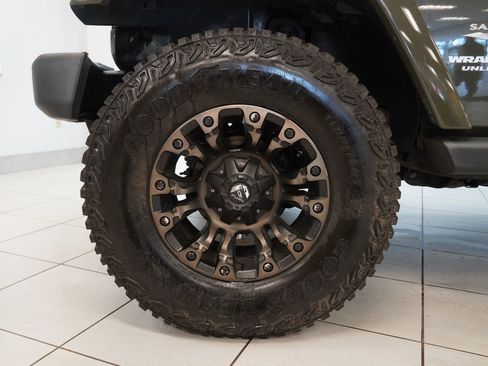 Used 2015 Jeep Wrangler Unlimited Sahara w/ Dual Top Group image 14