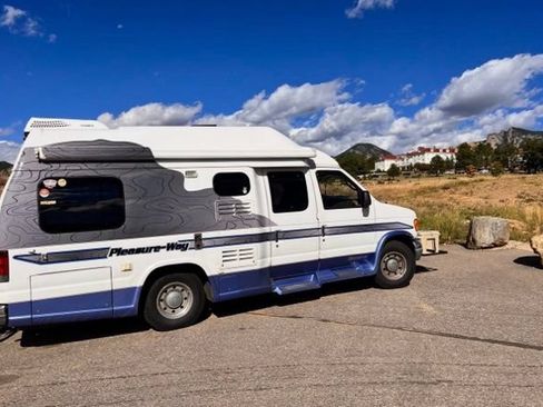 Used 2003 Ford E-350 and Econoline 350 Super Duty RWD image 25