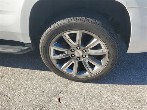 Used 2019 Chevrolet Tahoe LT w/ Luxury Package image 5