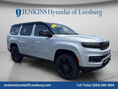 Used 2023 Jeep Grand Wagoneer Series III w/ Rear Seat Video Group 1 AWD/4WD image 1