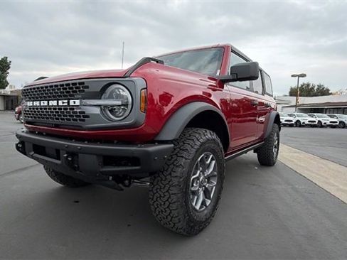 New 2025 Ford Bronco Badlands image 9