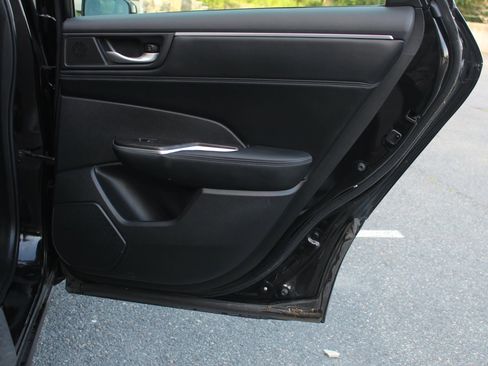 Used 2018 Honda Clarity Plug-In Hybrid image 16