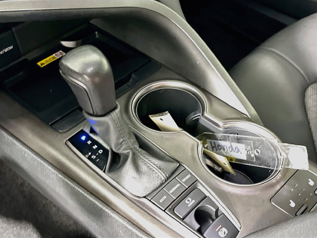Used 2022 Toyota Camry XSE FWD image 18