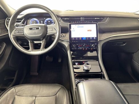 Used 2023 Jeep Grand Cherokee L Limited AWD/4WD image 16