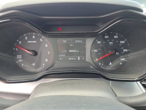 Used 2025 Chevrolet Trax LS w/ Driver Confidence Package FWD image 2