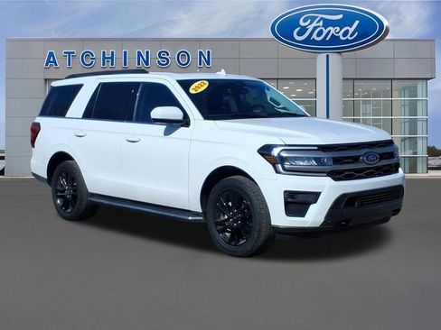 Certified 2022 Ford Expedition XLT image 7