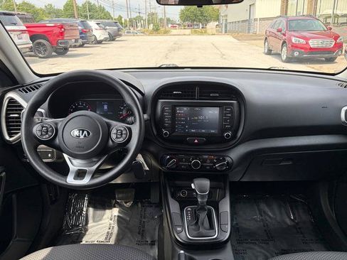 Used 2020 Kia Soul LX FWD image 14