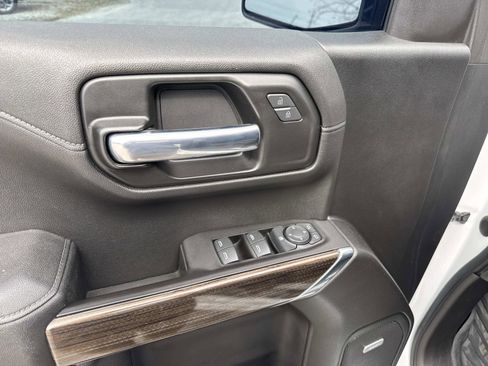 Used 2021 Chevrolet Silverado 1500 LT Trail Boss w/ Convenience Package II image 19