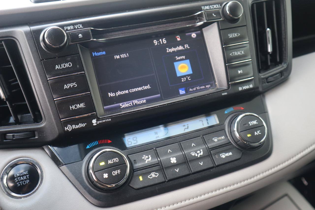 Used 2017 Toyota RAV4 XLE AWD/4WD image 61