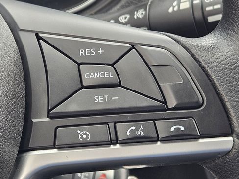 Used 2017 Nissan Rogue S FWD image 23