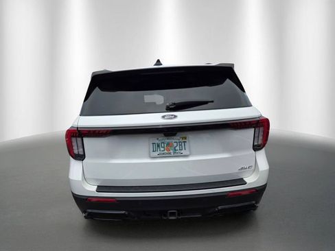 Used 2025 Ford Explorer ST-Line AWD/4WD image 3
