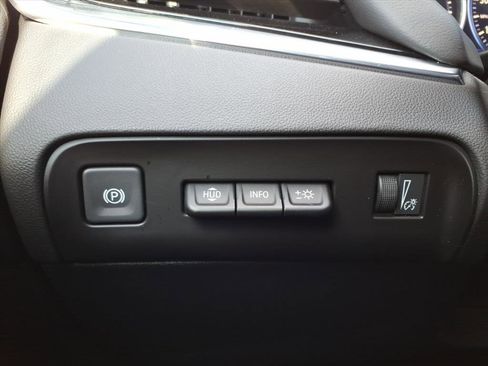 Used 2024 Buick Enclave Avenir w/ Avenir Technology Package image 24