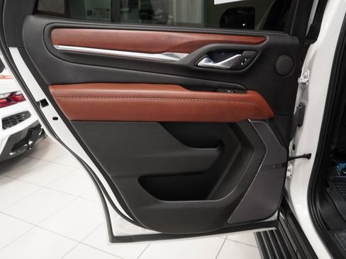 Used 2023 GMC Yukon Denali Ultimate image 28