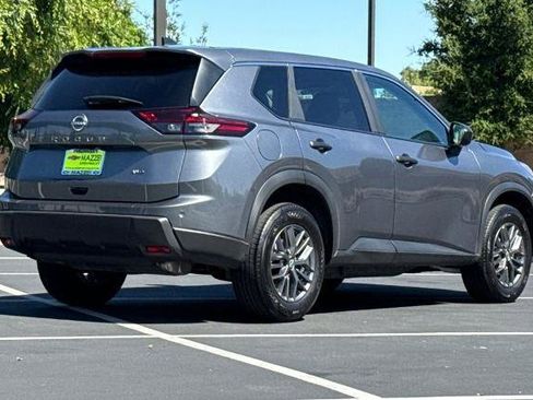 Used 2025 Nissan Rogue S AWD/4WD image 11