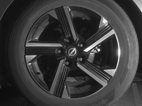 Used 2025 Nissan Sentra SV image 14