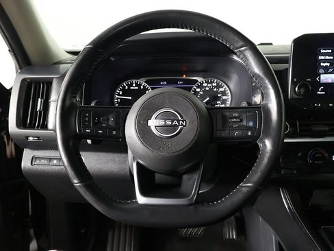 Used 2023 Nissan Pathfinder SL image 39