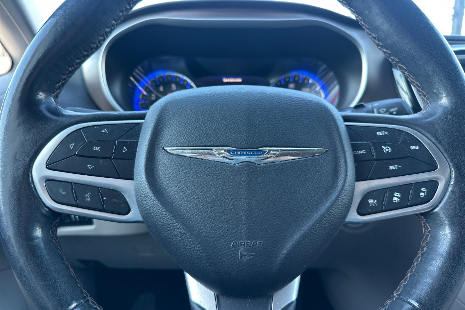 Used 2019 Chrysler Pacifica Touring-L w/ Advanced Safetytec Group FWD image 33