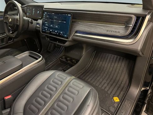 Used 2023 Rivian R1S Launch Edition image 6