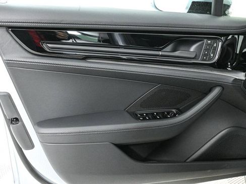 New 2025 Porsche Panamera 4 image 6