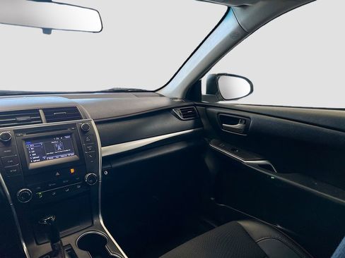 Used 2017 Toyota Camry SE image 20