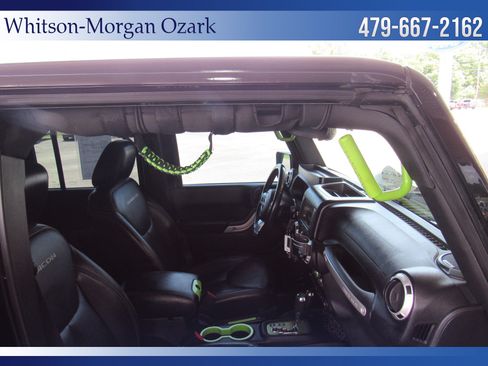 Used 2016 Jeep Wrangler Unlimited Rubicon AWD/4WD image 33