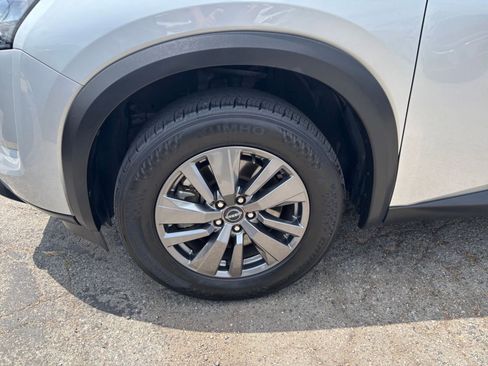 Used 2025 Nissan Pathfinder SV FWD image 35