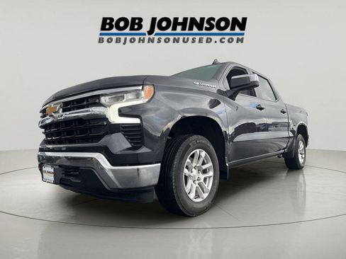 Used 2022 Chevrolet Silverado 1500 LT image 3