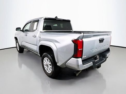 Used 2024 Toyota Tacoma SR5 RWD image 4
