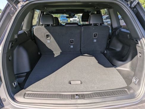 New 2025 Jeep Grand Cherokee Altitude image 11