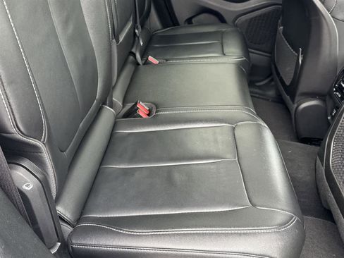 Used 2023 Jeep Grand Cherokee Limited image 15