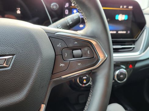 Used 2025 Chevrolet Trax ACTIV w/ Sunroof Package image 24