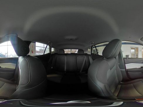 Used 2025 Chevrolet Trax LT image 42