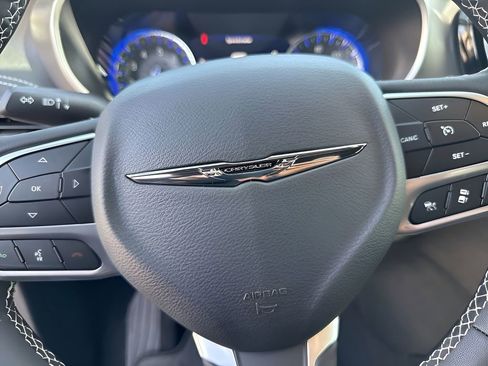 New 2025 Chrysler Pacifica Select image 23