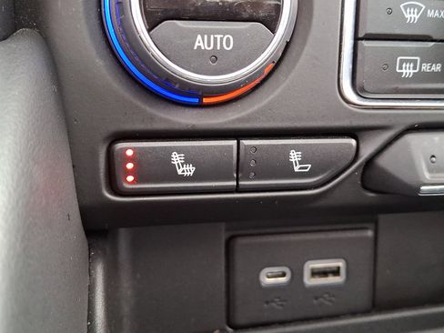 Used 2022 Chevrolet Tahoe Z71 w/ Luxury Package image 27