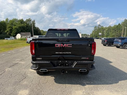 Used 2023 GMC Sierra 1500 AT4 w/ Technology Package AWD/4WD image 4