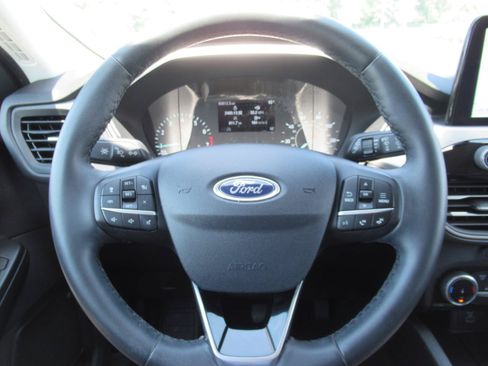 Used 2022 Ford Escape SE w/ Convenience Package FWD image 22