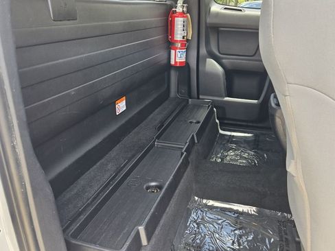 Used 2019 Toyota Tacoma SR AWD/4WD image 16