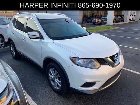 Used 2016 Nissan Rogue SV w/ SV Premium Package AWD/4WD image 4