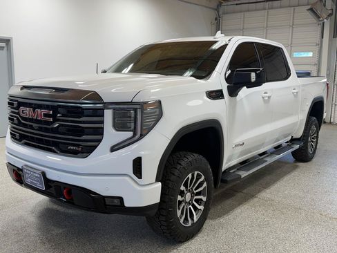 Used 2023 GMC Sierra 1500 AT4 AWD/4WD image 8