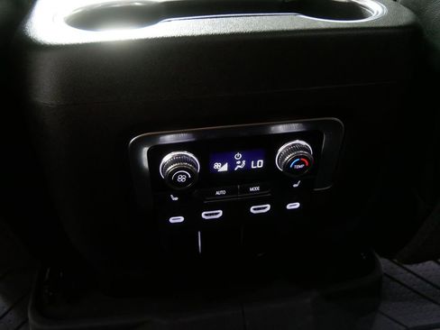 Used 2024 GMC Yukon Denali Ultimate AWD/4WD image 20
