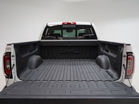 Used 2018 GMC Sierra 1500 SLT image 32