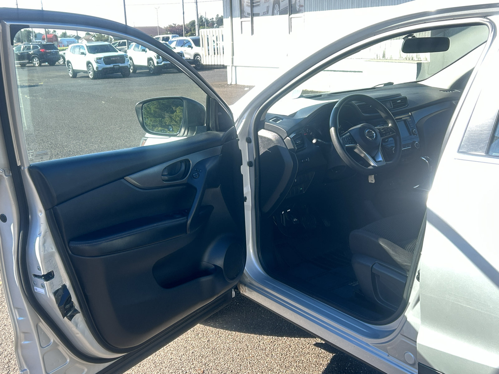 Used 2019 Nissan Rogue Sport S FWD image 11