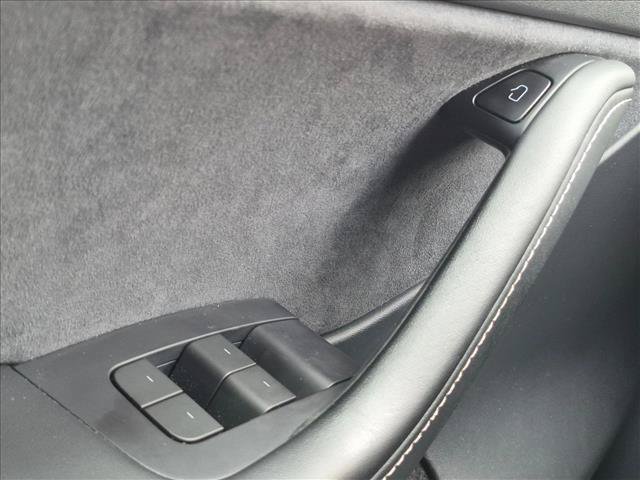 Used 2022 Tesla Model Y Long Range AWD/4WD image 10