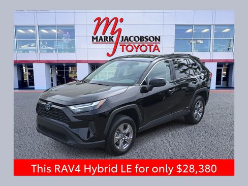 Used 2023 Toyota RAV4 LE image 1