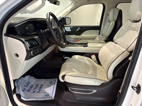 Used 2019 Lincoln Navigator Black Label image 13