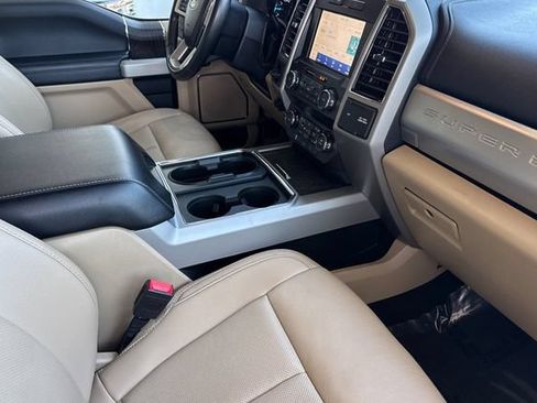 Used 2021 Ford F450 Lariat w/ Lariat Ultimate Package RWD image 19