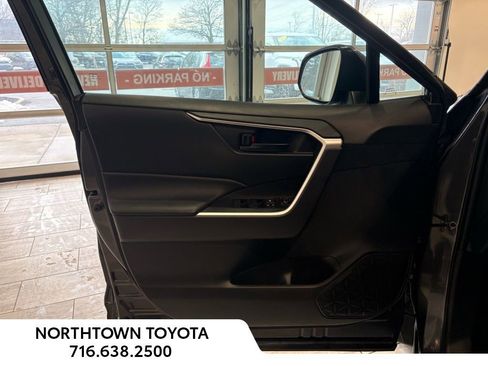 Used 2023 Toyota RAV4 LE image 28