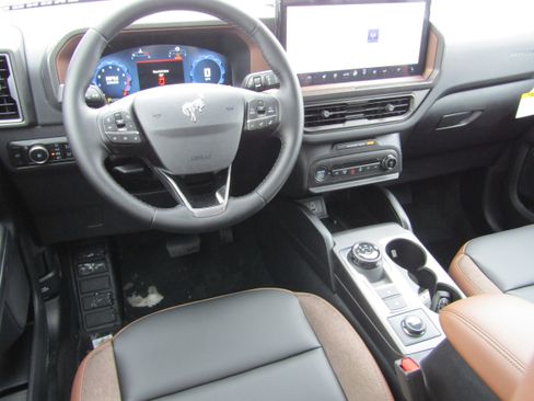 New 2025 Ford Bronco Sport Outer Banks w/ Outer Banks Tech Package+ AWD/4WD image 2